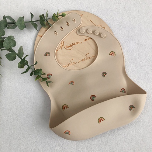 Силиконовый нагрудник MUSHIE Rainbows